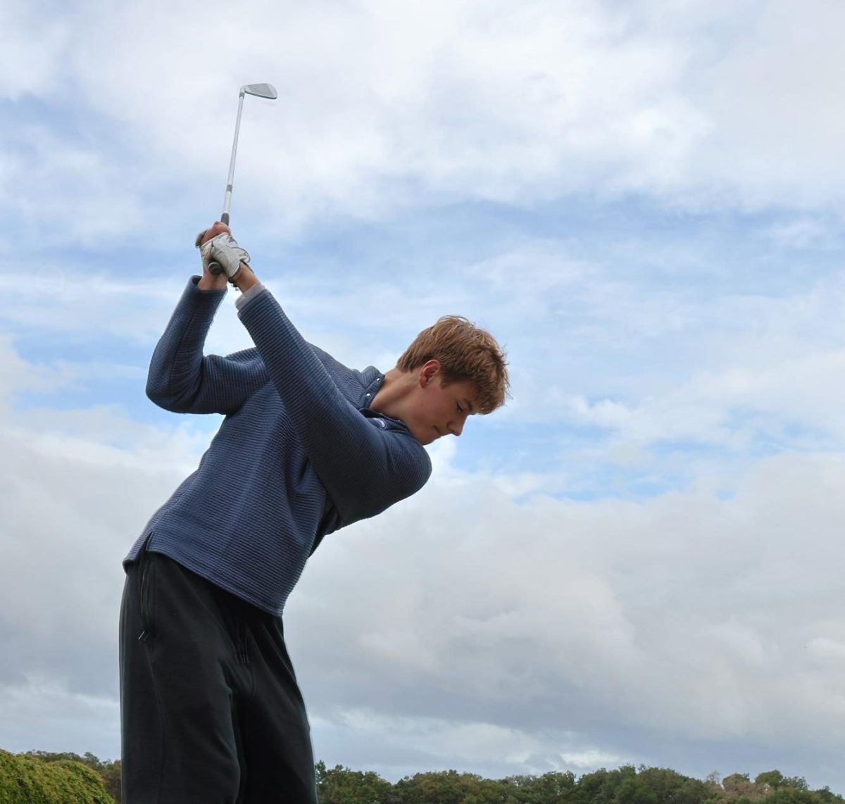 Charlie Textor ‘26 practicing at Stanford Driving Range 