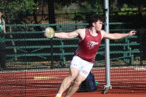 Maxime Morelle ‘26 throws the discus. // Photo provided by Cyrille Morelle via Vidigami
